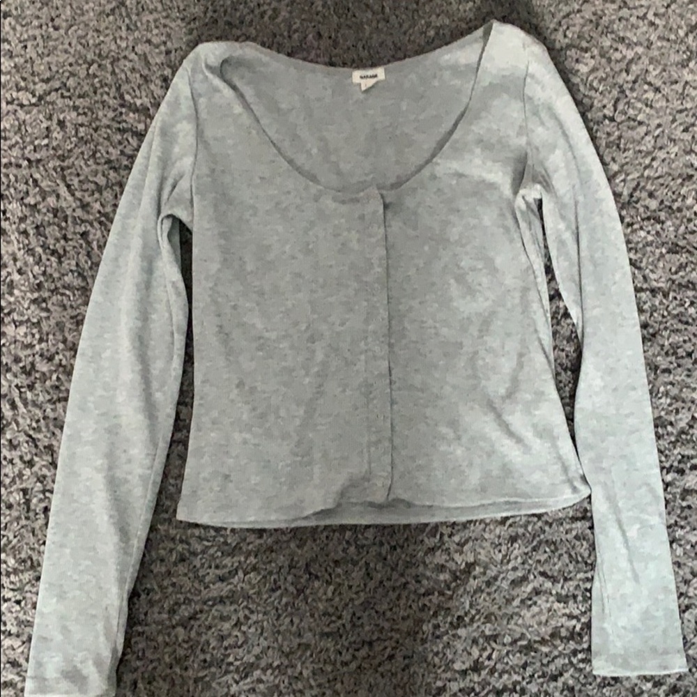 Grey ribbed long sleeve Henley 💫